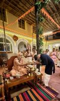 Felicitation of Artists by HH Swamiji
